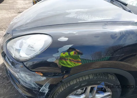 2013 Porsche Cayenne Hybrid S z USA, uszkodzony, nr VIN WP1AE2A25DLA14254